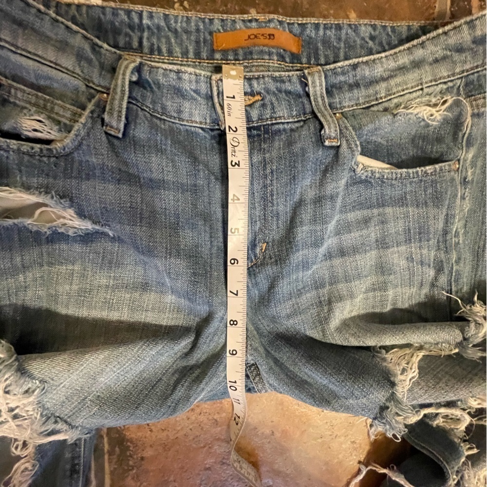 Joe’s Jeans Collector’s Edition The Sawyer Crop Distressed Jeans Size 26 - Picture 10 of 13